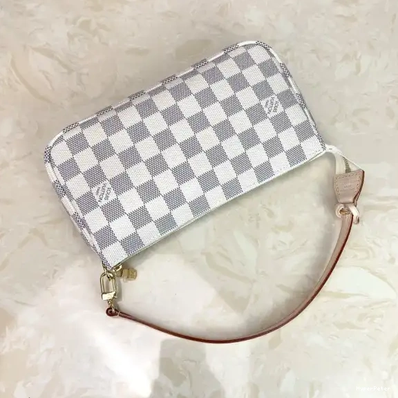 Vuitton POCHETTE ACCESSOIRES Louis 0522